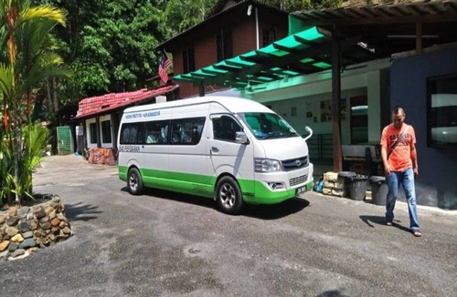 Kampung Kolong Pahat House | No . 1 Resort at Sungei Lembing .