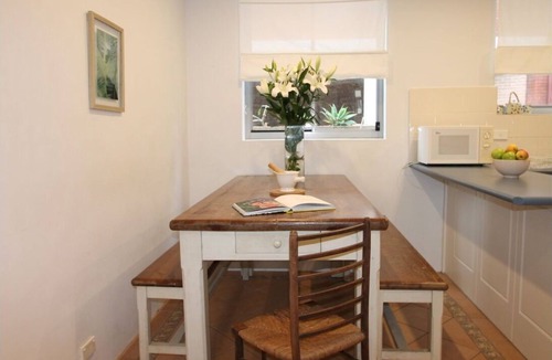 North Bondi Apartment | North Bondi Beach-Best Value Stay! Pool, BBQ & Parking, 5Min Walk to the Sand🏖️