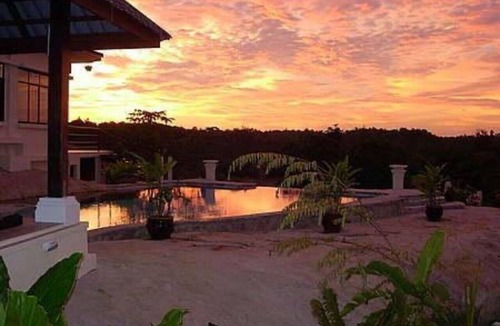Kudat Villa | North Borneo Malaysian Beach Villa with 3 Bedroom Suites & Swimming Pool