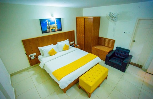 Brookefield Hotel | Northern Suites E Block