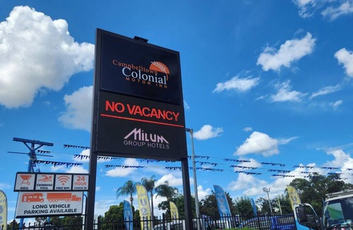 Campbelltown Apartment | Nostalgic Colonial Style Motor Inn set back from main road. Pet friendly