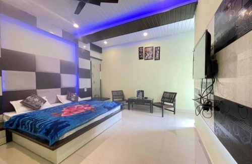 Banikhet Hotel | OAKWOOD HOMESTAY BANIKHET