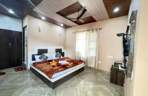 Banikhet Hotel | OAKWOOD HOMESTAY BANIKHET