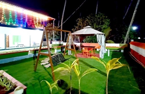 Poovar House | Ocean Queen Palace Poovar – Elegant Deluxe Queen Room