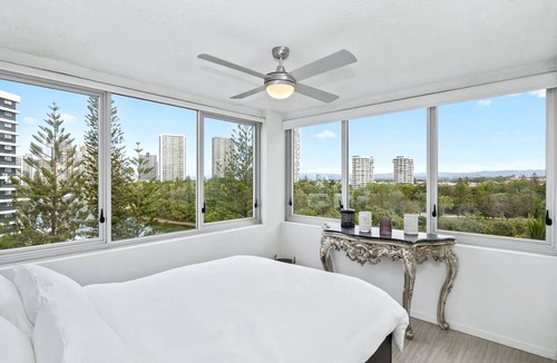 Main Beach Resort | Ocean Views in the Gold Coast w/Pool and Balcony