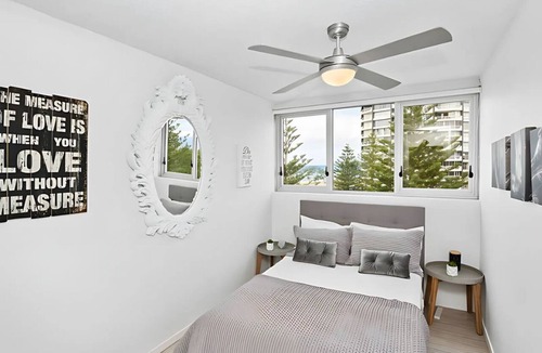 Main Beach Resort | Ocean Views in the Gold Coast w/Pool and Balcony
