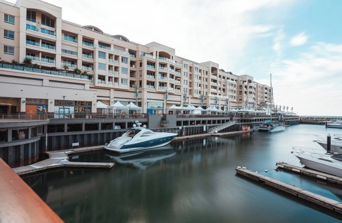 Glenelg Resort | Oceanside Studio at the Pier