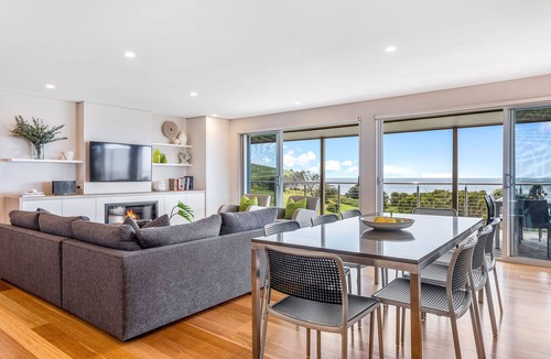 Gerroa House | OCEANZEDGE - Oceanfront Perfection