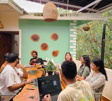 Mandrem Apartment | Odd Table-Social Homestay