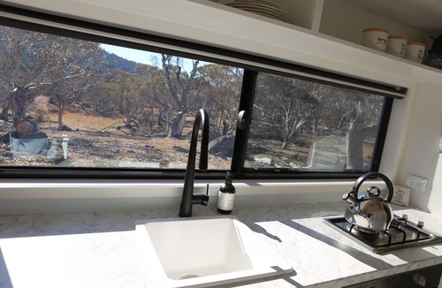 Moonbah Cabin | Off-grid Tiny House @ Big Yard Escapes, Wilderness