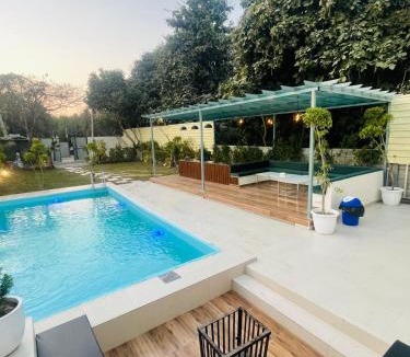 Udyog Vihar Villa | Olivine By Housiify