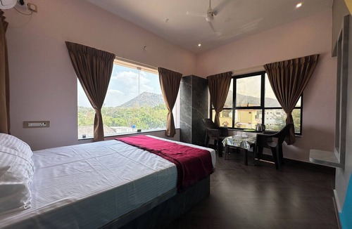 Tiruvannamalai Hotel | OM LINGESWARAN Home Stay Tiruvannamalai