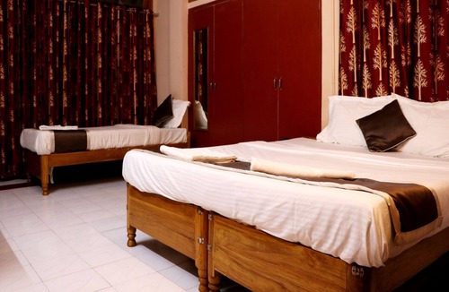 Khanapara Hotel | Om Shree Cottage