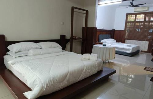 Bandar Sri Sendayan House | Omar Little Palace - 10 Bedroom Homestay Seremban