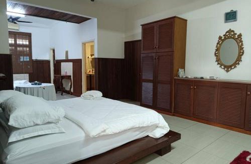 Bandar Sri Sendayan House | Omar Little Palace - 10 Bedroom Homestay Seremban