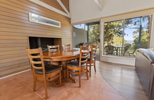 Forge Creek House | Omeo - Waterfront Retreat: Secluded lodges perfect for nature lovers