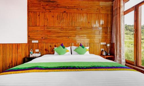 Mukteshwar Hotel | Omvilla with Mountain View