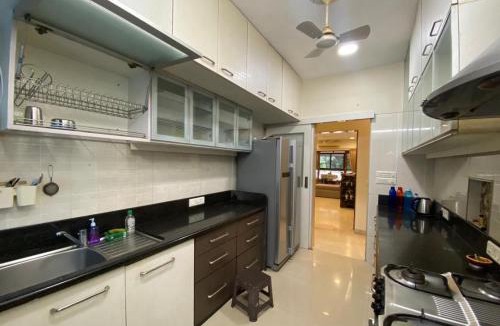 Bandra West House | One bedroom cozy stay in shared apartment at Bandra