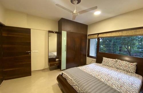 Bandra West House | One bedroom cozy stay in shared apartment at Bandra
