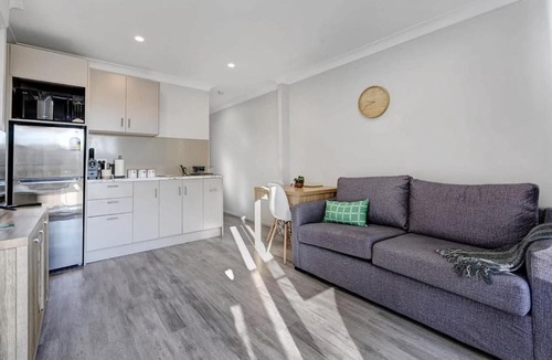 Llanarth Apartment | Ophir Studio - Ideal for Work, BBQ