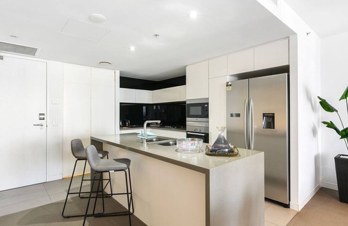 Broadbeach Apartment | Oracle Broadbeach Gorgeous Modern 2 Bed 1 Bath Apartment - CoastHM