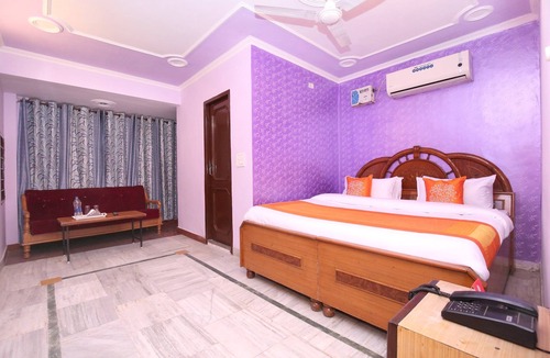 Sector 45 Hotel | OYO 10384 Hotel Rajesh Palace