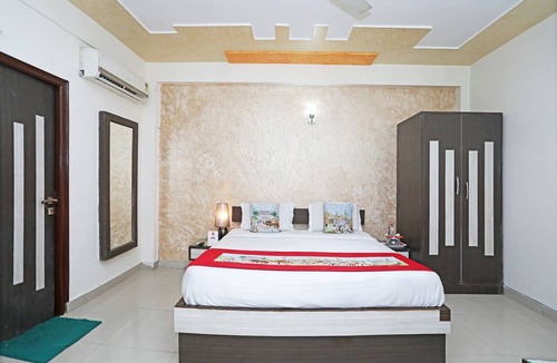 Sikandra Hotel | OYO 11005 Hotel Shanti Palace