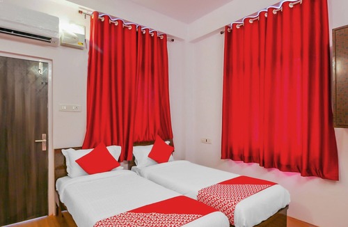 Hyderabad Hotel | OYO 17168 Hz Lodge