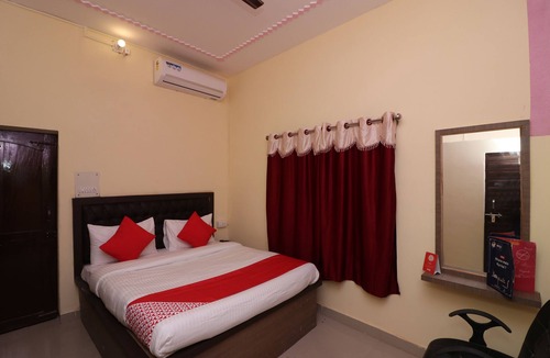 Lanka Hotel | OYO 17171 Sandhya Guest House