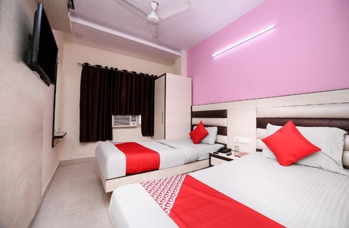 Paharganj Hotel | OYO 26940 Hotel Stay House