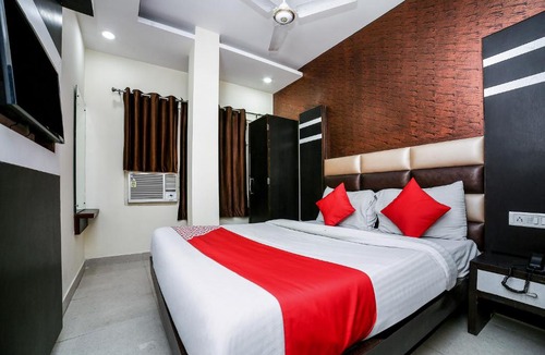 Paharganj Hotel | OYO 26940 Hotel Stay House