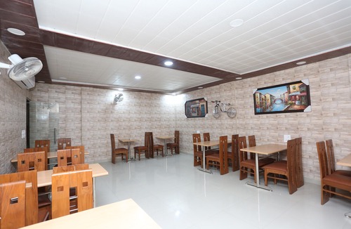 Old Gurgaon Hotel | OYO 37096 A2K Residency
