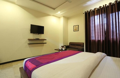 Sikandra Hotel | OYO 4210 Hotel Sunway Inn