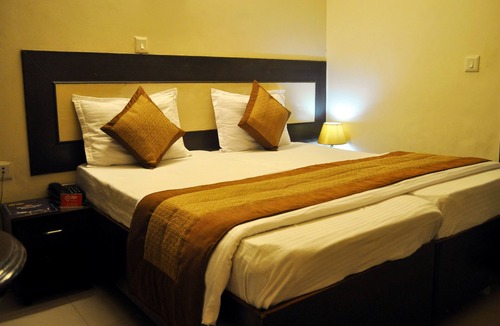 Sector 14 Hotel | OYO 495 Hotel Chaupal