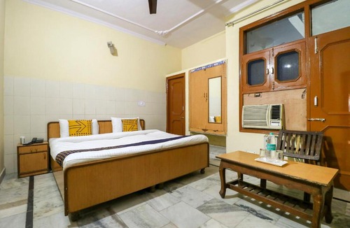 Sector 45 Hotel | OYO 67811 Hotel Aman Palace Burail