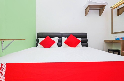 Dusun Nyior Hotel | OYO 850 Gold Star Hotel