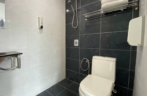 Ayer Hitam Hotel | OYO 89752 7 Days Express Hotel
