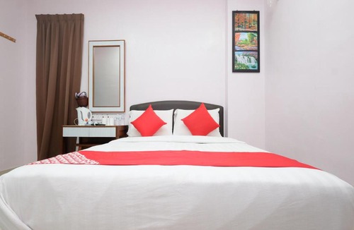 Teriang Hotel | OYO 89877 Sun Triang Hotel