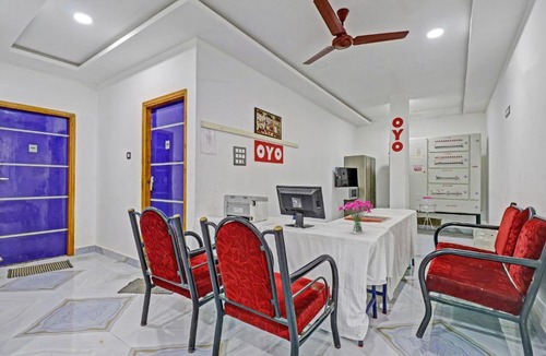 Puttur Hotel | OYO 90170 Anjeramma Residency