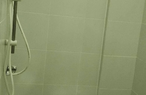 Kampung Lerek Hotel | OYO 90471 Hotel Tepoh
