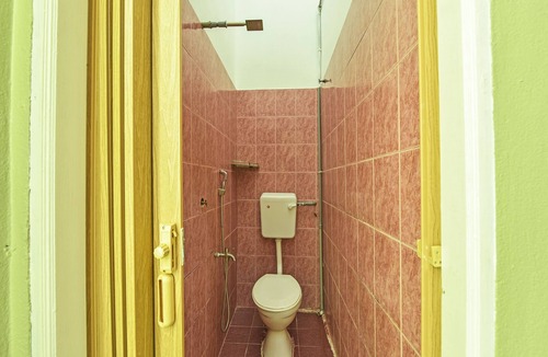 Pasir Puteh Hotel | Oyo 90639 Hotel Azimah