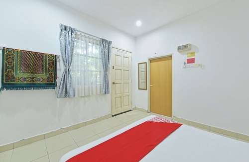 Bukit Hantu Hotel | OYO 90879 Eleven Inn