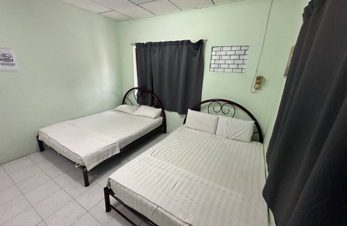 Kampung Telaga Nibong Hotel | OYO 90881 Top Star Hotel