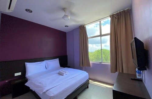 Bandar Baru Salak Tinggi Hotel | OYO 91185 Dancenter Sepang