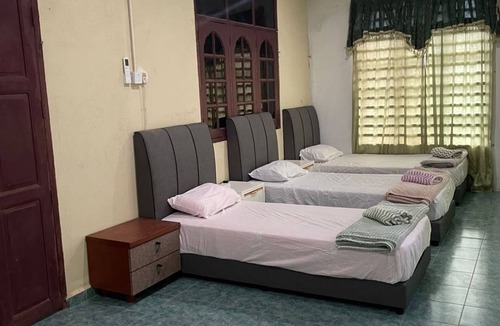 Rhu Tapai Hotel | OYO 91250 Roomstay Awie