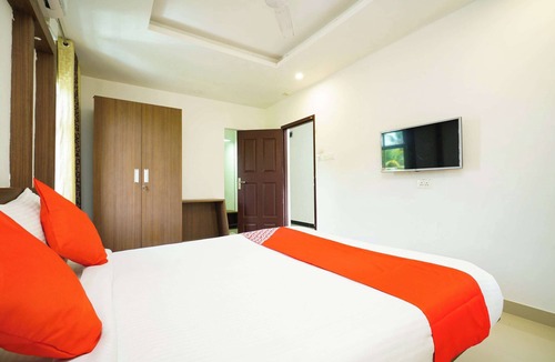 Thiruvananthapuram Hotel | OYO Al Saj Kazhakkootam Near GreenField