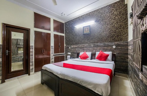 Gurugram Hotel | OYO Downtown Inn Near Leisure Valley Park