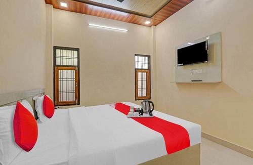 Malihabad Hotel | OYO Flagship Hotel Drip Inn