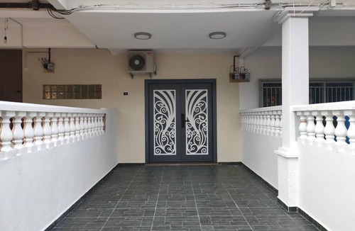 Taman Kota Laksamana House | OYO Home 90534 Nomadic Town House