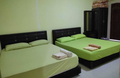 Dungun House | OYO Homes 90600 Ummi Chalet Dungun